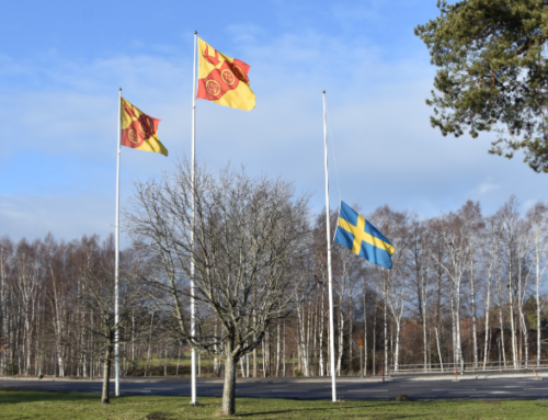 Tyresö flaggar på halv stång efter våldsdådet i Örebro