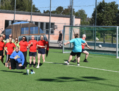Demokrati och inflytande när elever utmanade politiker i fotbollsmatch